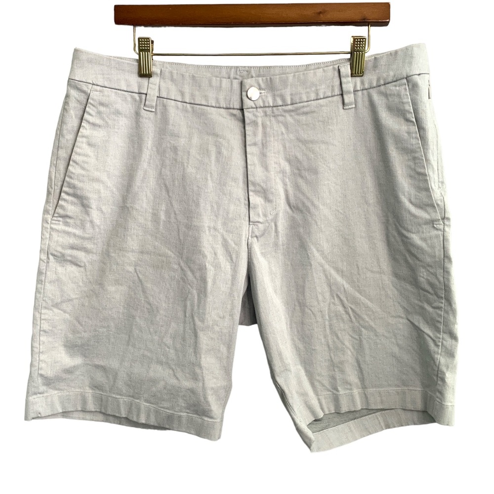 Lululemon Men Gray Shorts Size 36‎